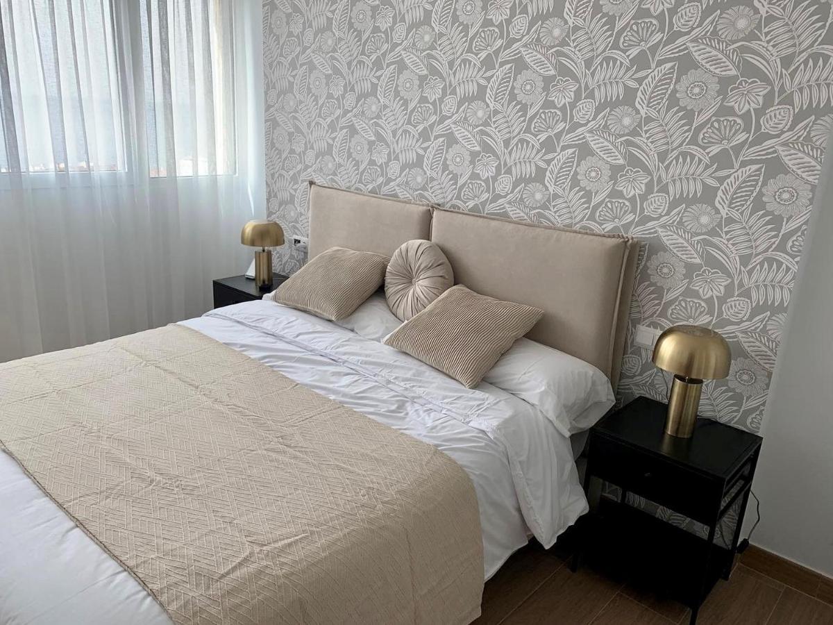Don Gustavo Modern Apartment, Sea Views & Pool Apartament *